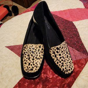 AEROSOLES Black Suede Leather Calf Hair Slip On Loafer Shoes EUC